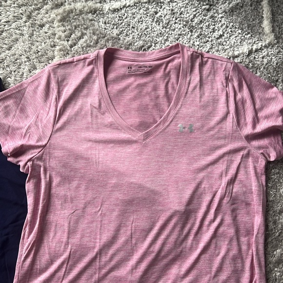Under Armour short sleeve Tshirts - Picture 3 of 4